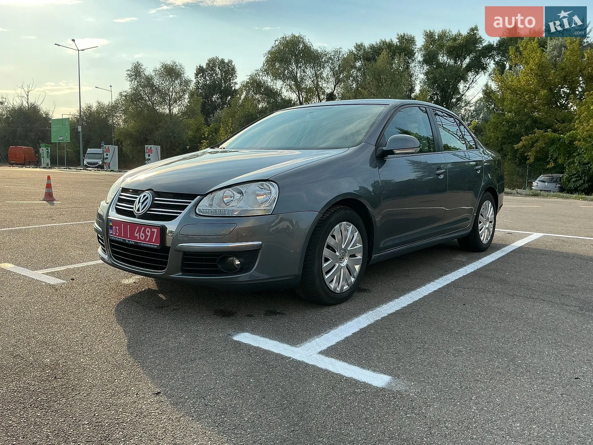 2010 Volkswagen Jetta - фото 1