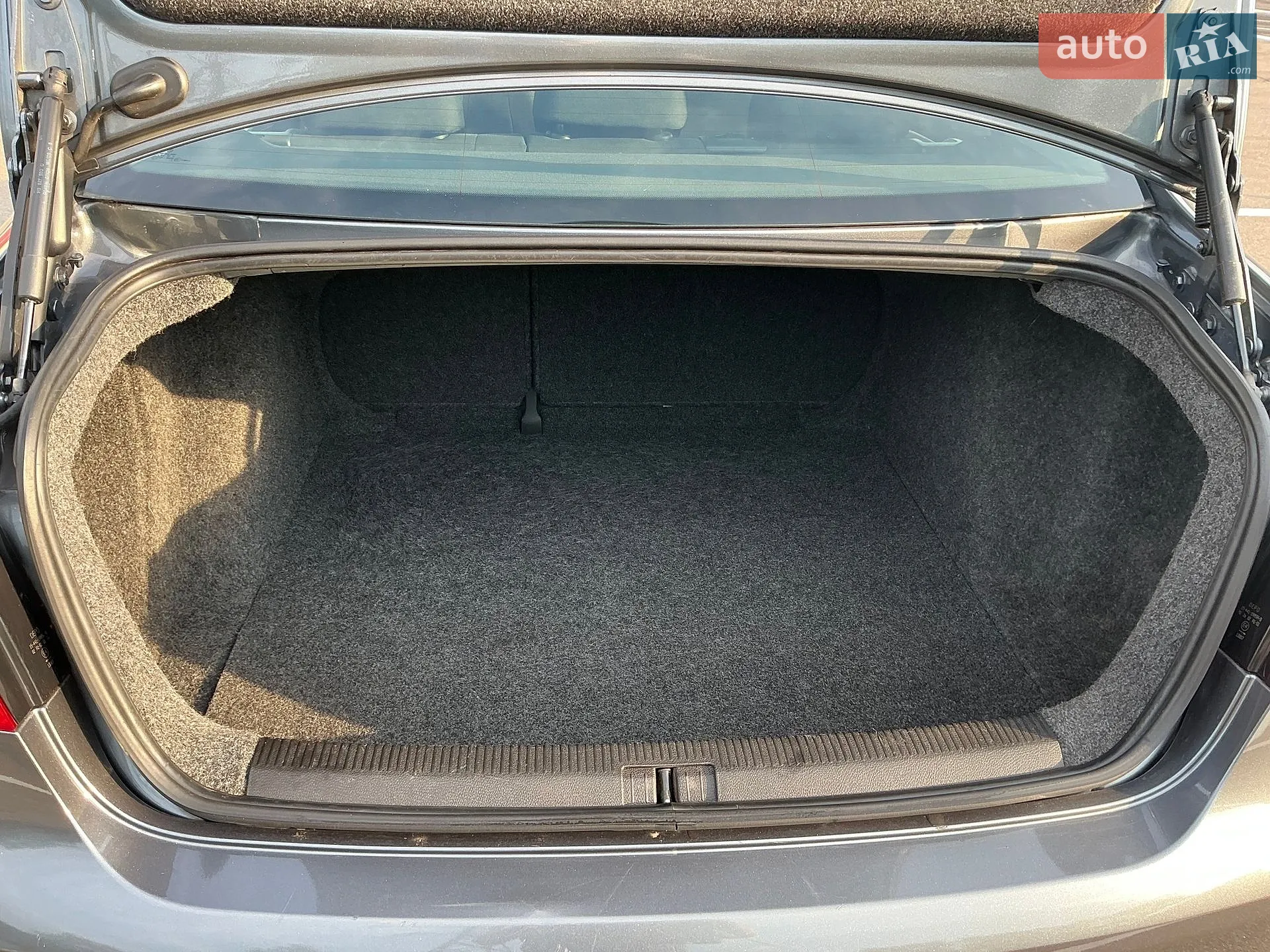 2010 Volkswagen Jetta - мініатюра 21