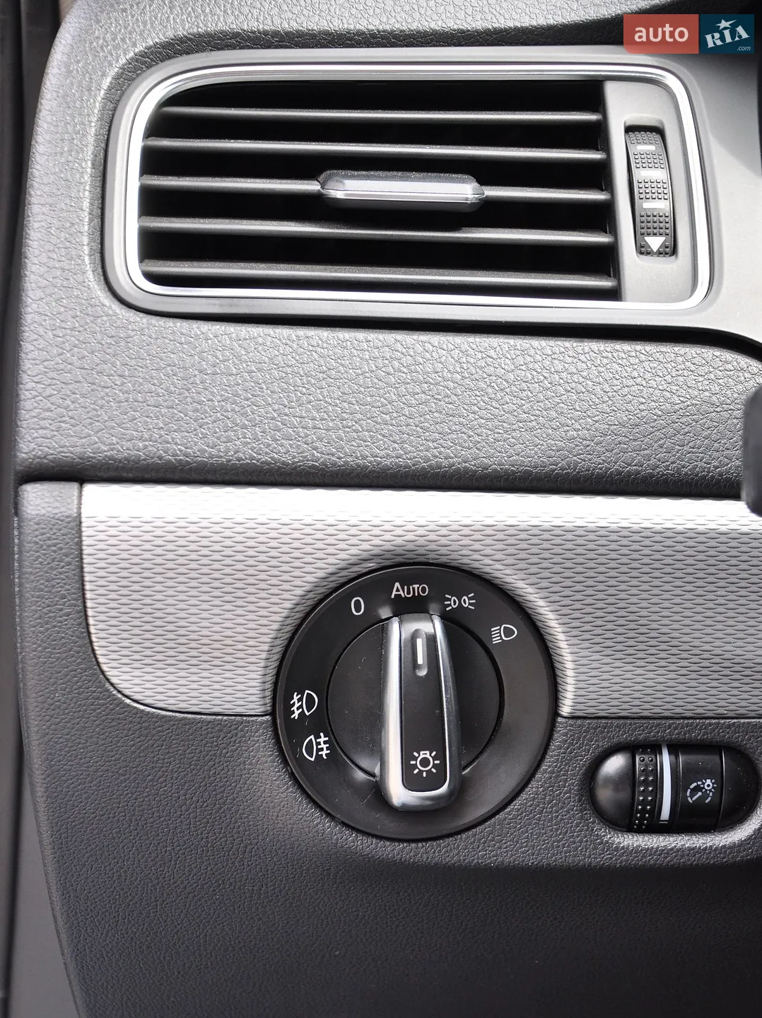 2015 Volkswagen Jetta - мініатюра 25