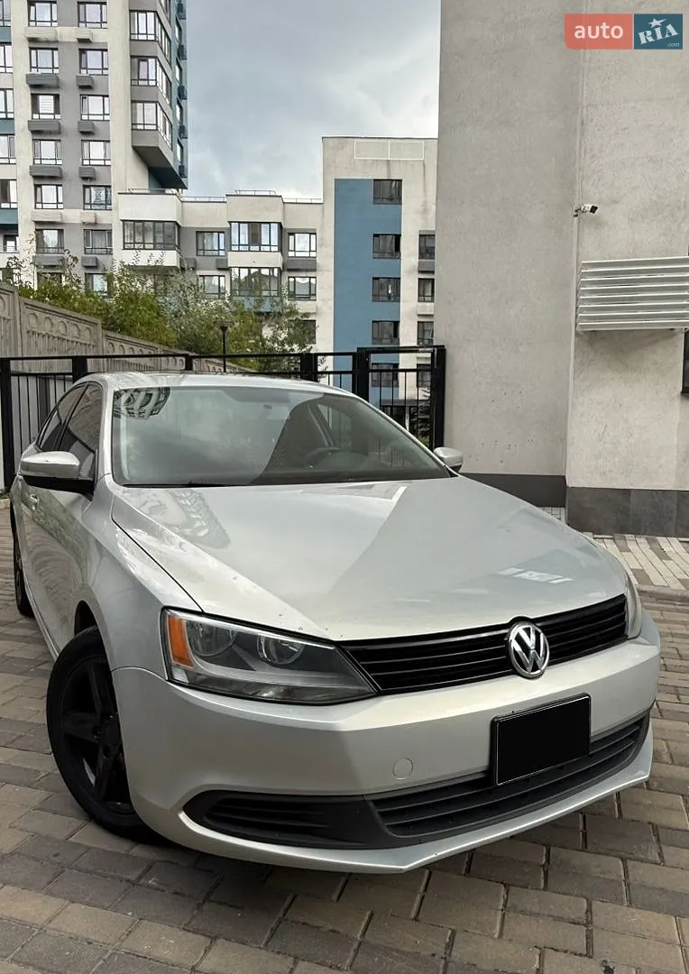 2011 Volkswagen Jetta - фото 1