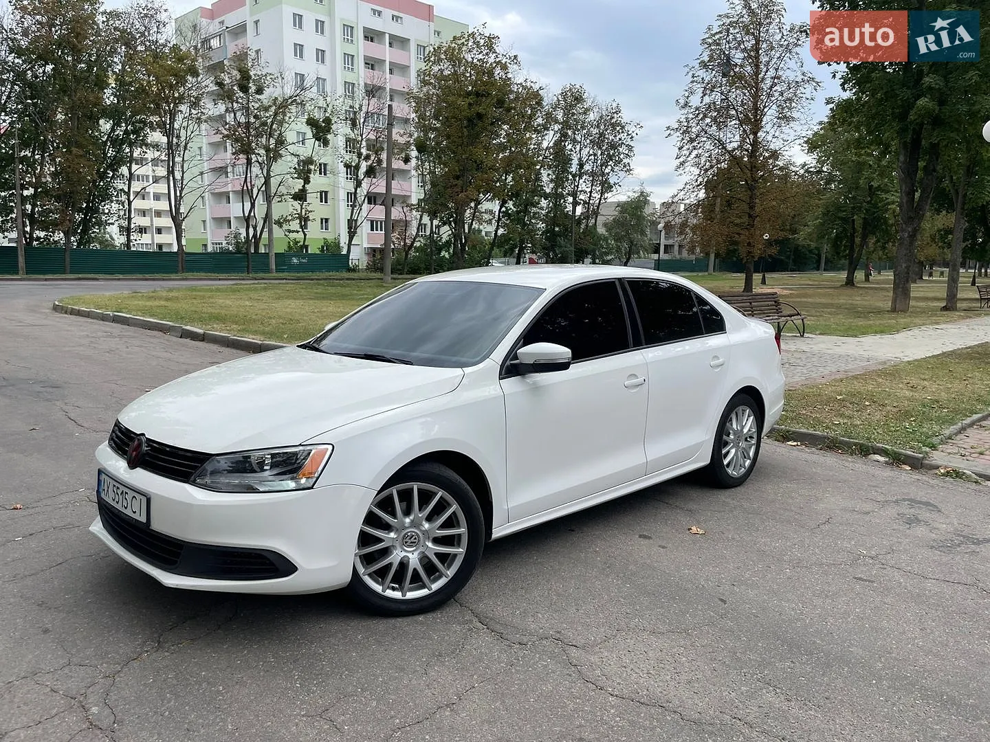2011 Volkswagen Jetta - фото 1