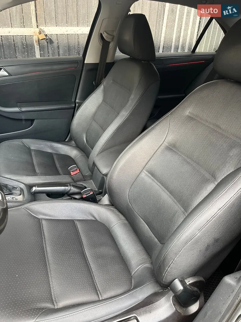 2010 Volkswagen Jetta - мініатюра 13