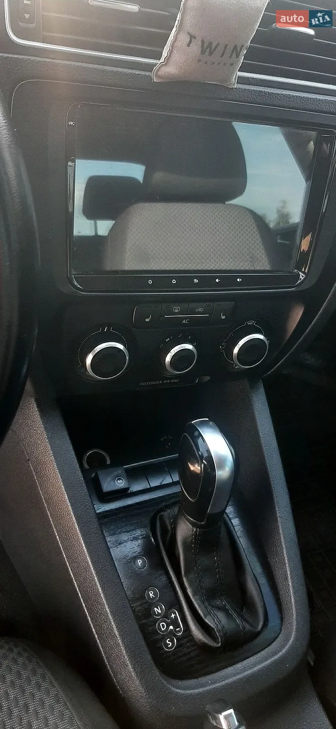 2010 Volkswagen Jetta - мініатюра 13
