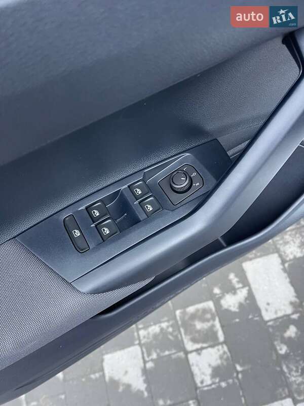 Седан Volkswagen Lavida 2025 в Львові