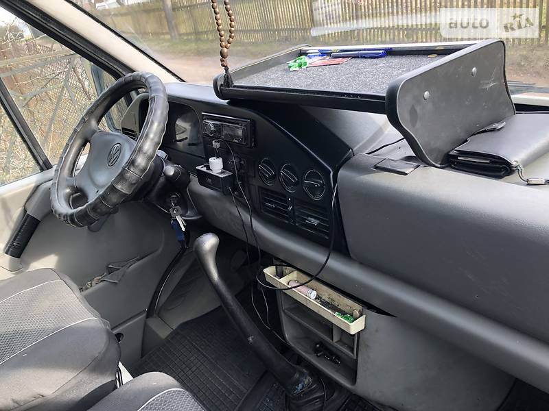 Вантажопасажирський фургон Volkswagen LT 2004 в Володимирі