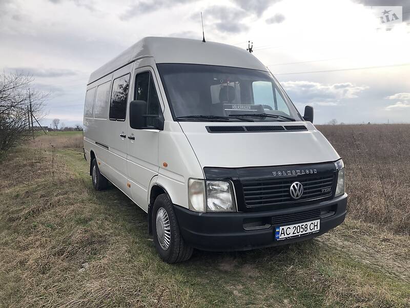 Вантажопасажирський фургон Volkswagen LT 2004 в Володимирі