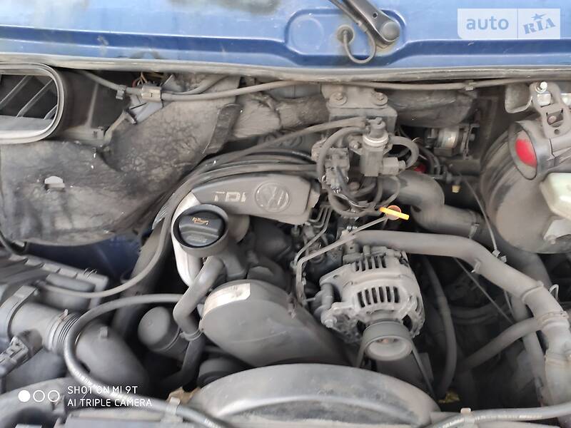 Вантажопасажирський фургон Volkswagen LT 2003 в Києві