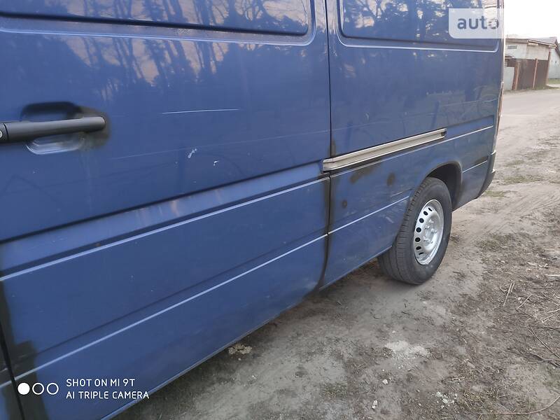 Вантажопасажирський фургон Volkswagen LT 2003 в Києві
