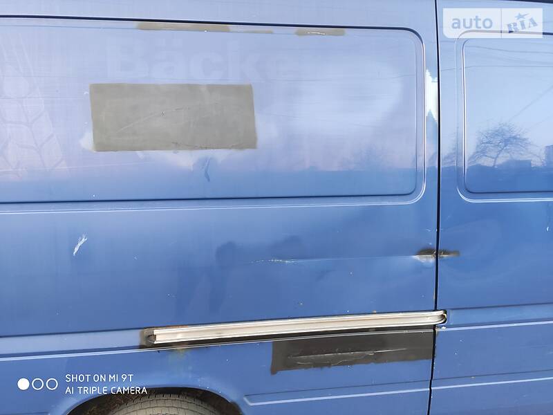 Вантажопасажирський фургон Volkswagen LT 2003 в Києві