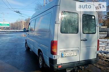 Вантажопасажирський фургон Volkswagen LT 2001 в Рівному