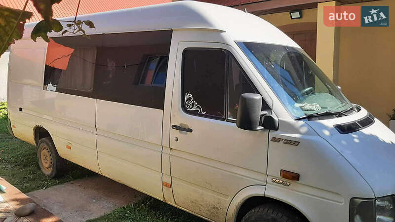 Мікроавтобус Volkswagen LT 2005 в Хусті