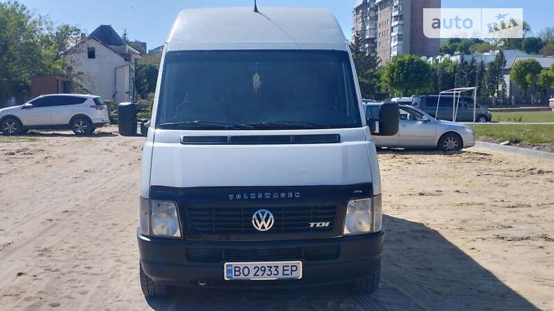 Вантажний фургон Volkswagen LT 2004 в Чорткові