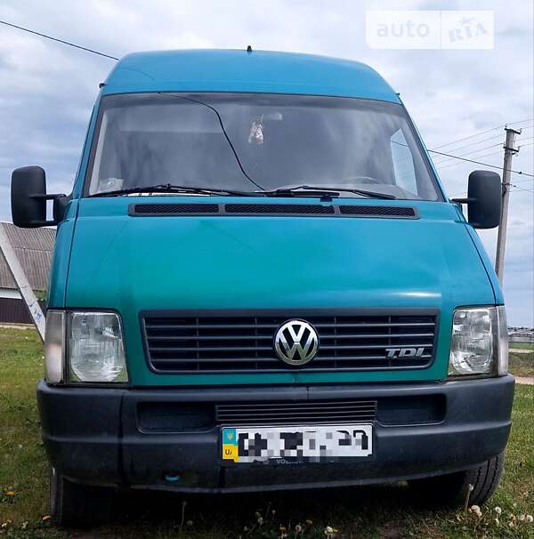 Вантажопасажирський фургон Volkswagen LT 2003 в Вараші