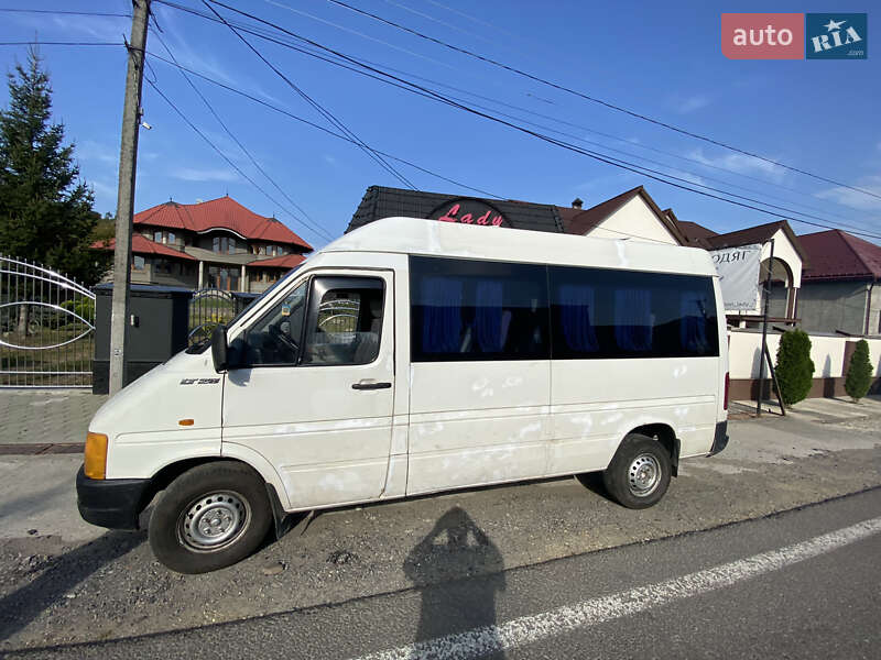 Мікроавтобус Volkswagen LT 2001 в Тячеві