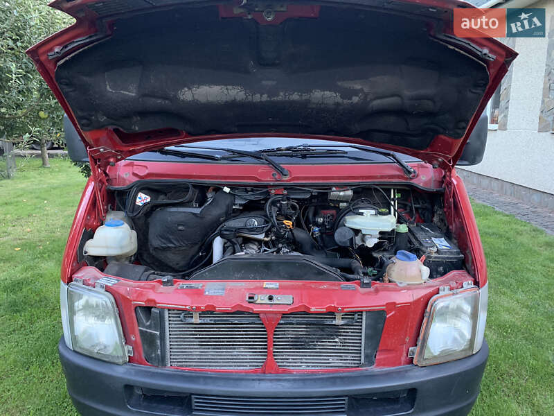 Вантажопасажирський фургон Volkswagen LT 2002 в Дубні