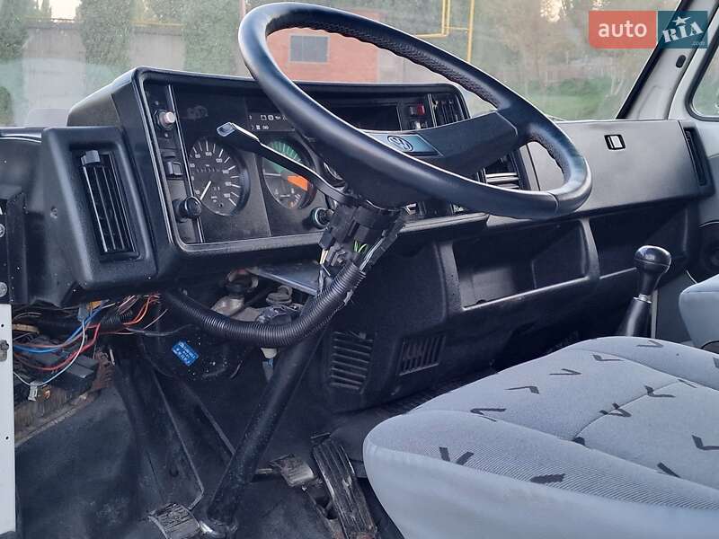 Вантажний фургон Volkswagen LT 1995 в Рівному