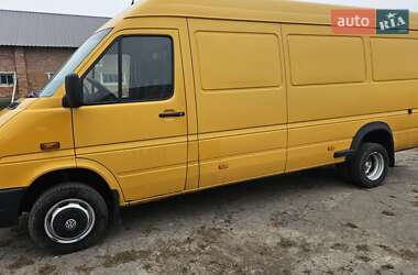 Вантажний фургон Volkswagen LT 2003 в Цумані