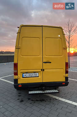 Вантажний фургон Volkswagen LT 2006 в Мукачевому