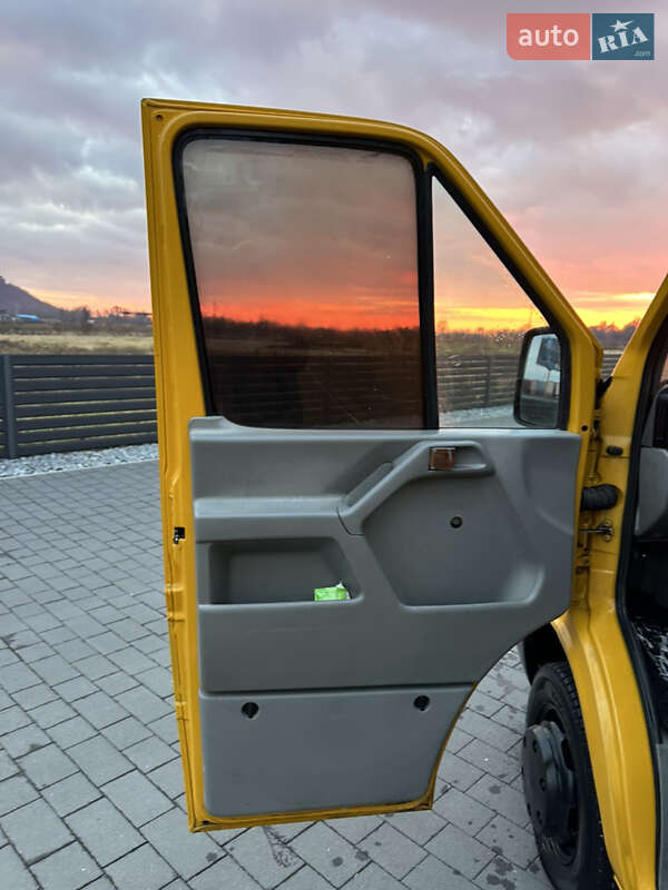 Вантажний фургон Volkswagen LT 2006 в Мукачевому