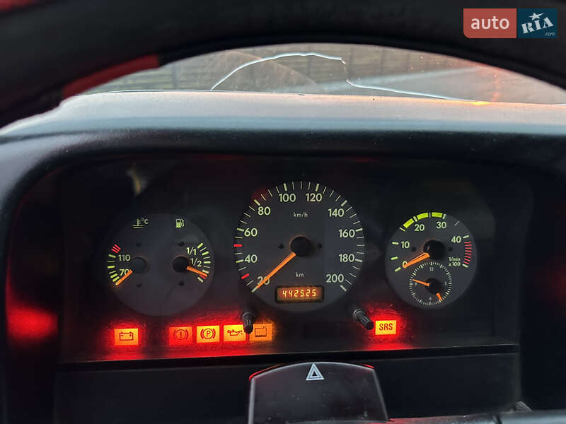 Вантажний фургон Volkswagen LT 2006 в Мукачевому