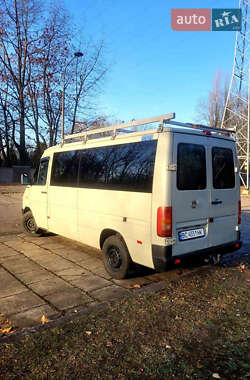 Вантажопасажирський фургон Volkswagen LT 2002 в Львові