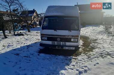 Вантажопасажирський фургон Volkswagen LT 1992 в Львові