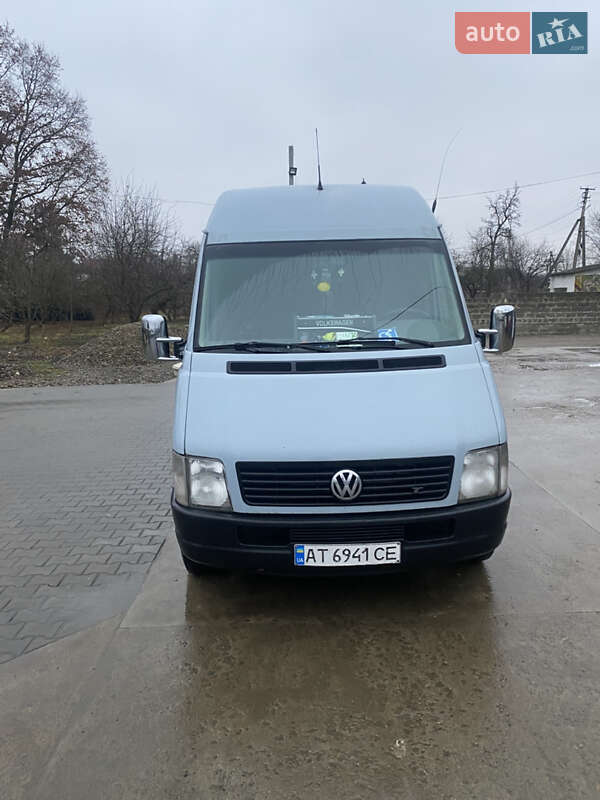 Вантажопасажирський фургон Volkswagen LT 2004 в Косові