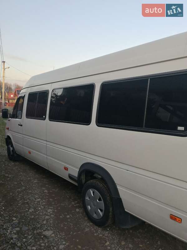 Мікроавтобус Volkswagen LT 2002 в Ужгороді