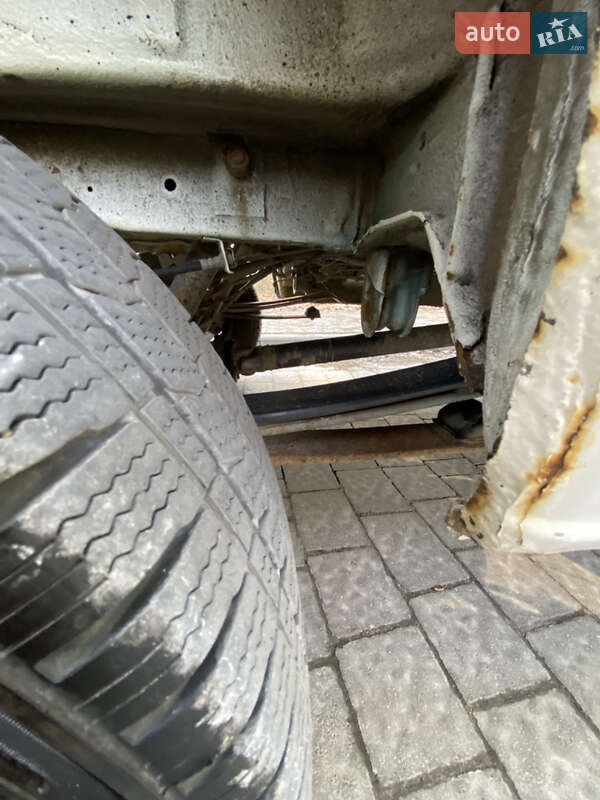 Грузовой фургон Volkswagen LT 2004 в Львове