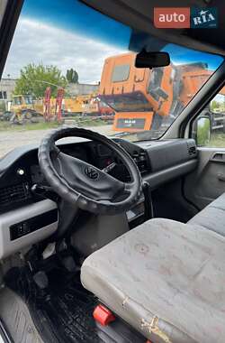 Вантажний фургон Volkswagen LT 2002 в 