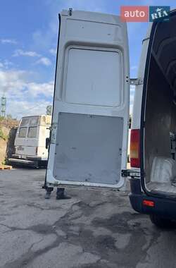 Вантажний фургон Volkswagen LT 2004 в 