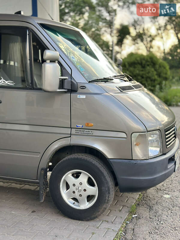 Автовоз Volkswagen LT 2002 в Дубно