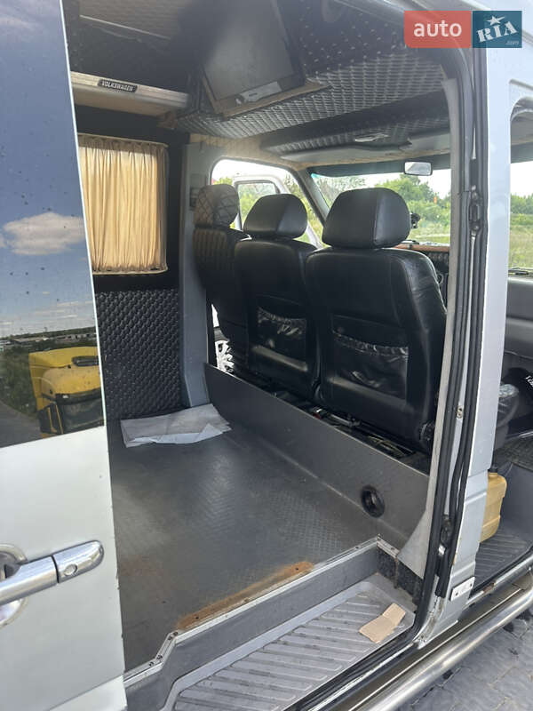 Вантажопасажирський фургон Volkswagen LT 2006 в Львові