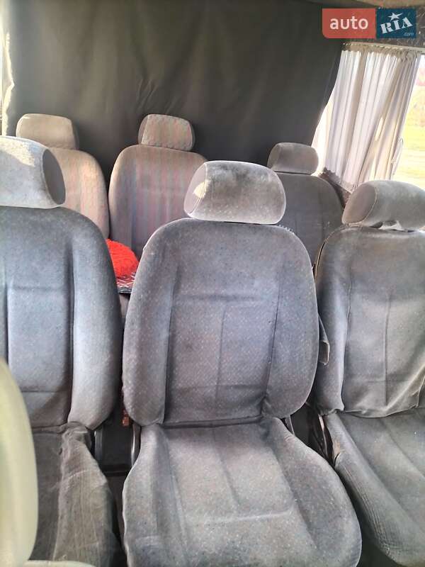 Вантажопасажирський фургон Volkswagen LT 2005 в Костопілі