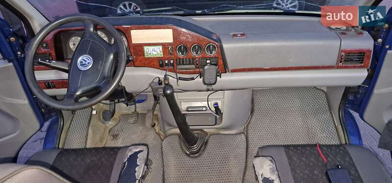 Грузопассажирский фургон Volkswagen LT 2003 в Львове
