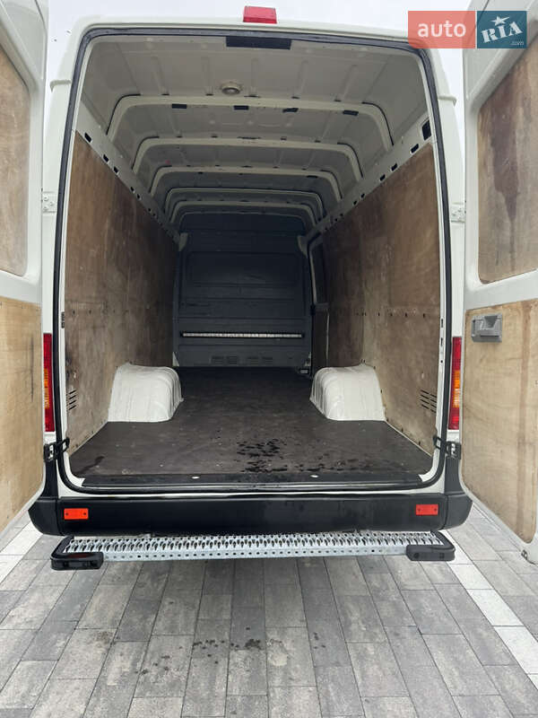 Грузовой фургон Volkswagen LT 2005 в Луцке