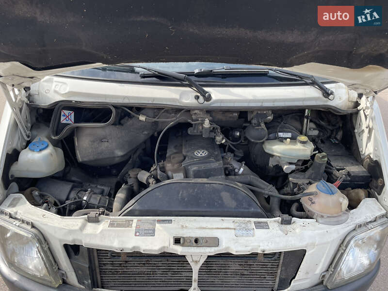 Вантажний фургон Volkswagen LT 2006 в Конотопі