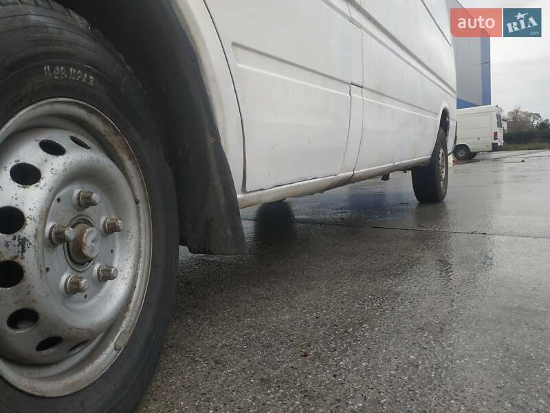 Грузовой фургон Volkswagen LT 2006 в Броварах