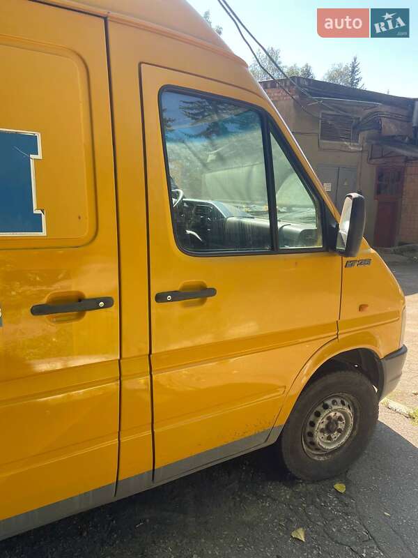 Вантажний фургон Volkswagen LT 2006 в Харкові