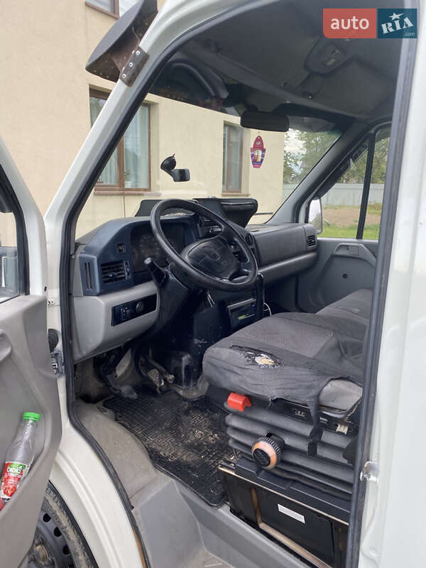 Вантажний фургон Volkswagen LT 2001 в Чернівцях