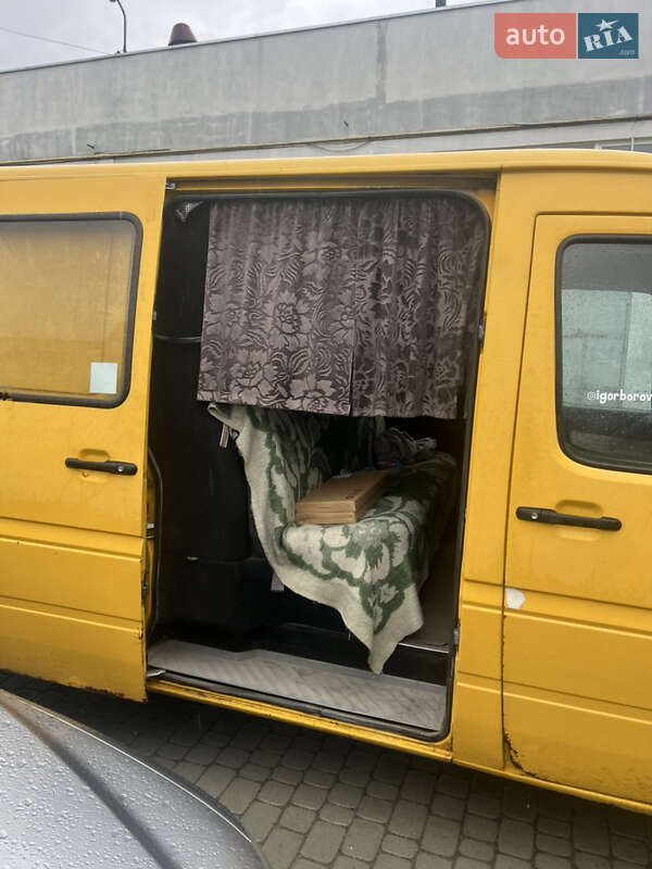 Вантажопасажирський фургон Volkswagen LT 2001 в Львові