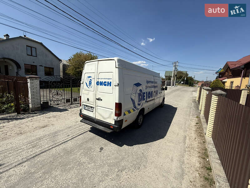 Вантажний фургон Volkswagen LT 2003 в Львові