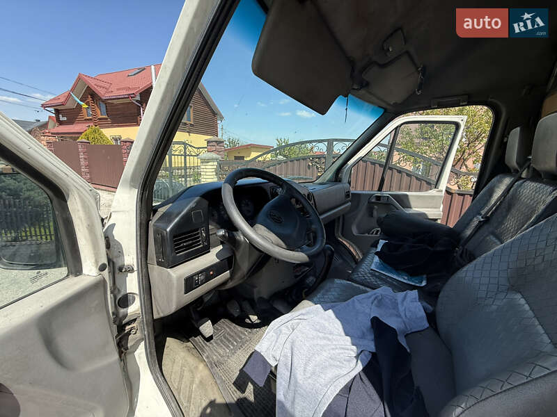 Вантажний фургон Volkswagen LT 2003 в Львові