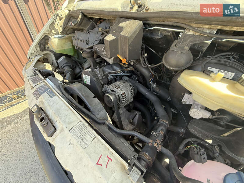 Вантажний фургон Volkswagen LT 2003 в Львові
