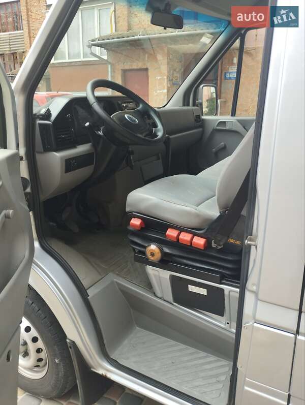 Вантажний фургон Volkswagen LT 2006 в Рівному