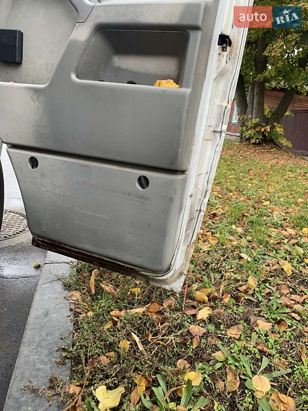 Грузовой фургон Volkswagen LT 2000 в Чернигове