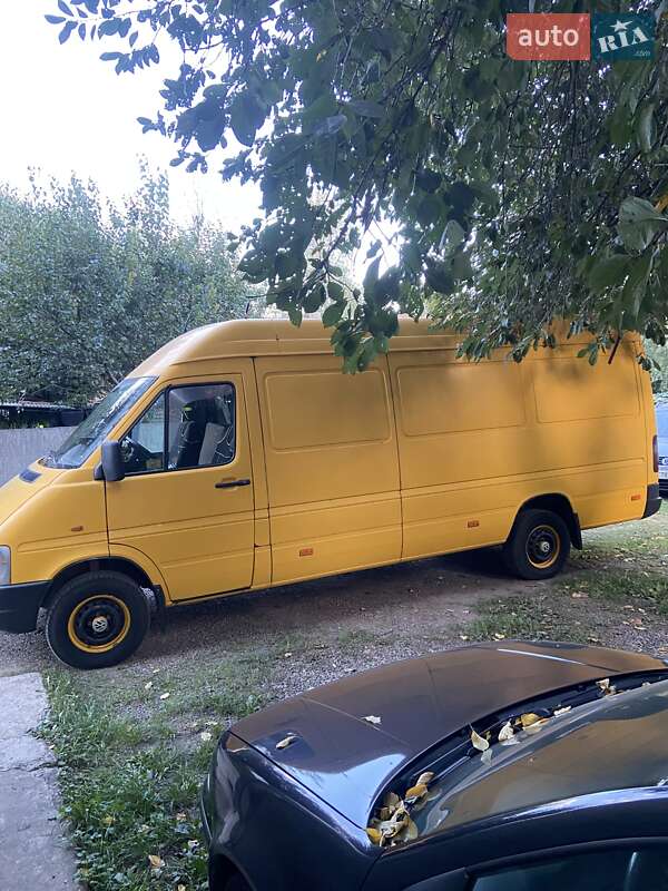Грузовой фургон Volkswagen LT 2002 в Черновцах