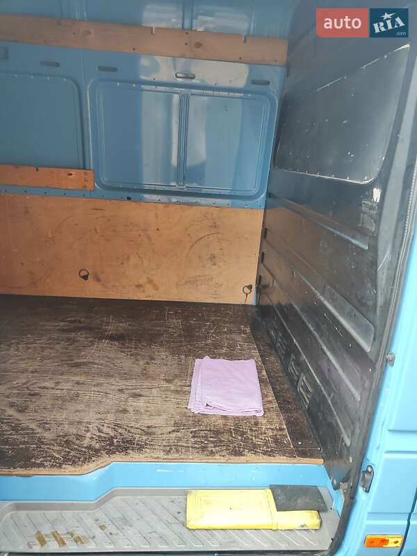 Вантажний фургон Volkswagen LT 2006 в Луцьку