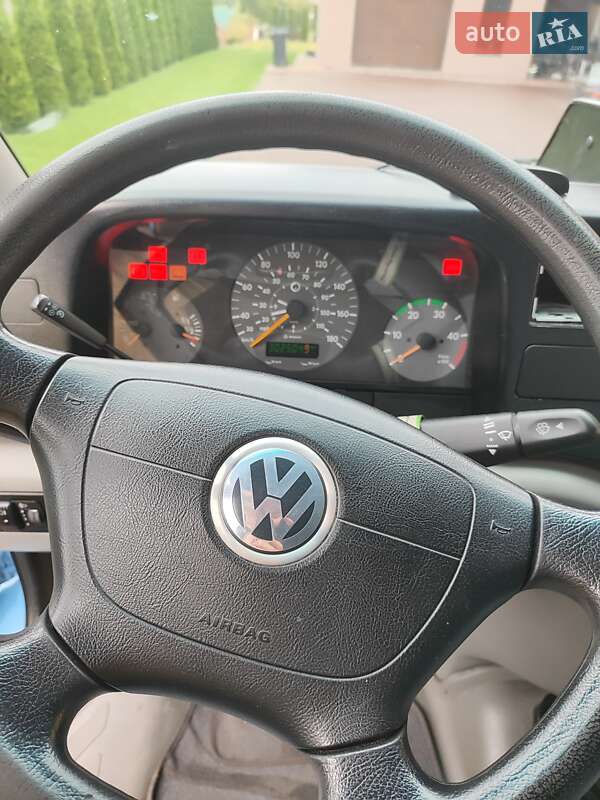 Вантажний фургон Volkswagen LT 2006 в Луцьку