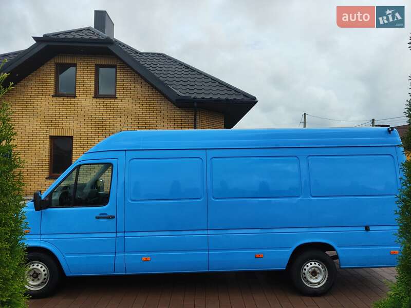 Вантажний фургон Volkswagen LT 2006 в Луцьку